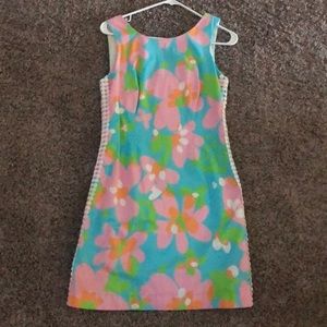 Lilly Pulitzer dress in great condition. Size 6.